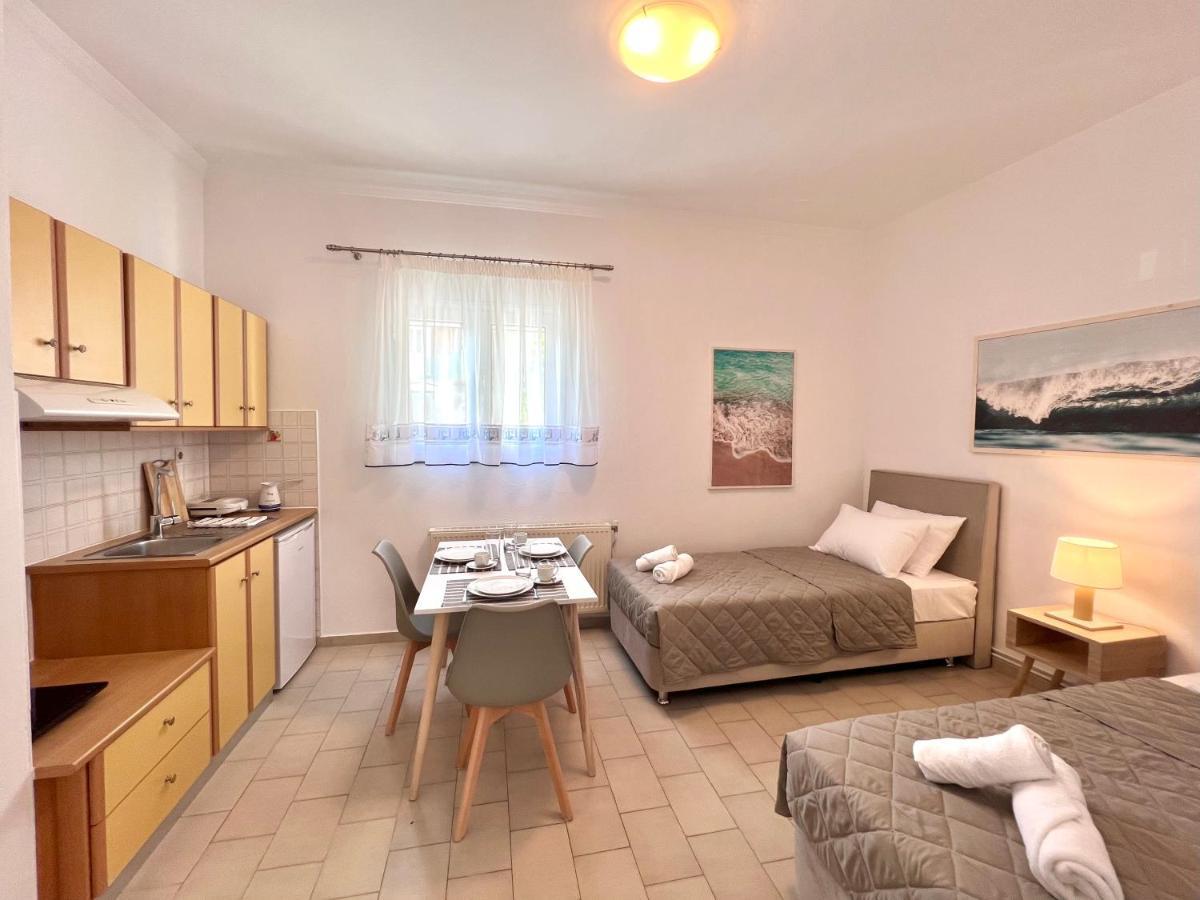 Athanasia Apartments สเกียธอสทาวน์ ภายนอก รูปภาพ