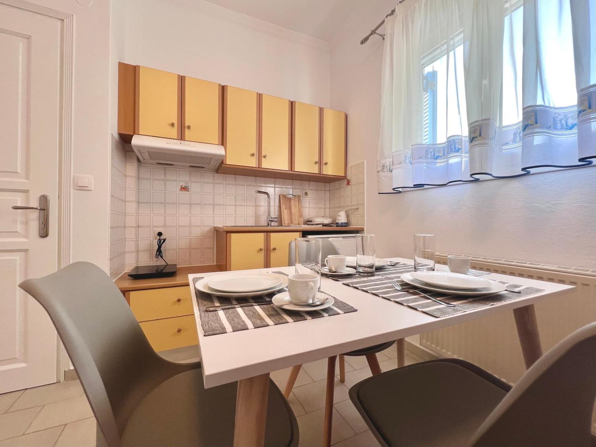 Athanasia Apartments สเกียธอสทาวน์ ภายนอก รูปภาพ